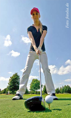 Beim Golfspielen kann beispielsweise das Handicap durch eine bessere Standfestigkeit mitunter deutlich verbessert werden. (Foto: fotolia.de)